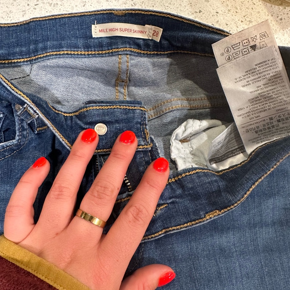 High waisted Levi’s👖 size 28